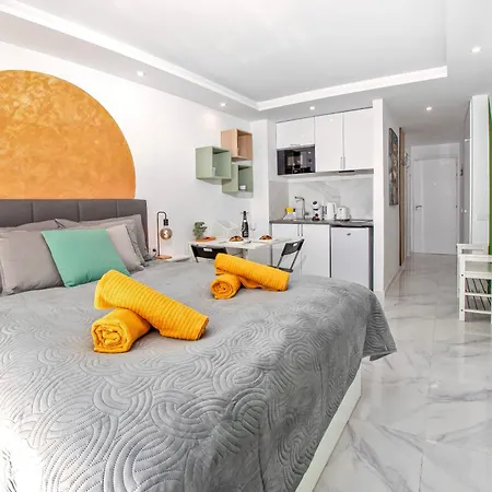 Apartamento Ponderosa With A Pool & View, 226 Playa Feñabe